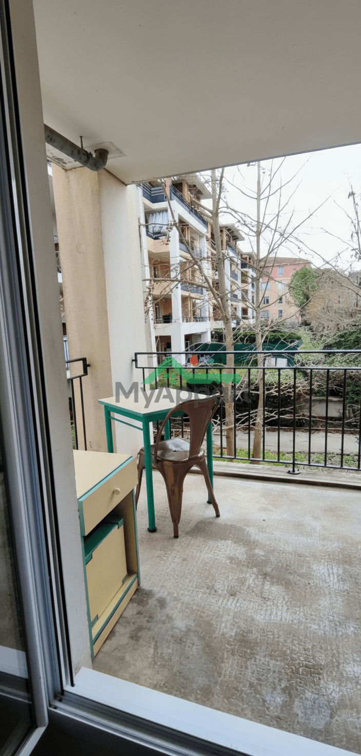 Studio meuble pont de l'arc avec balcon