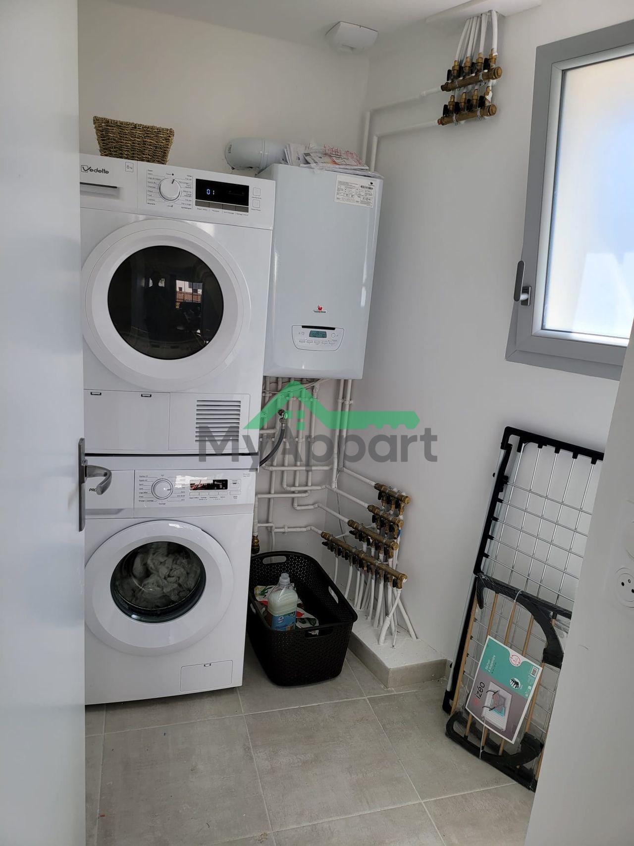 Maison neuve décorée et meublée - jardin clos – 3 chambres – 82 m