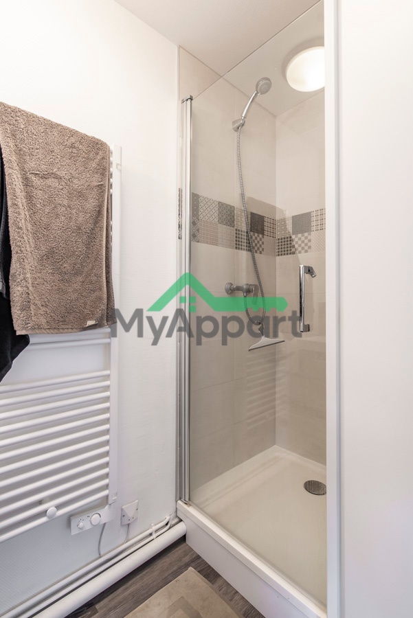 1 chambre disponible avec sa salle de bain privée dans colocation caen centre — photo 4