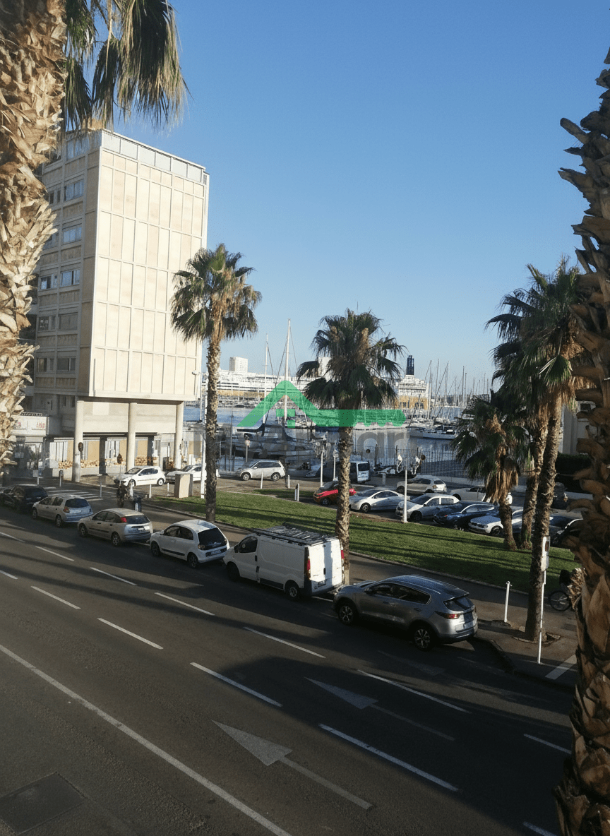 Studio location port toulon — photo 1