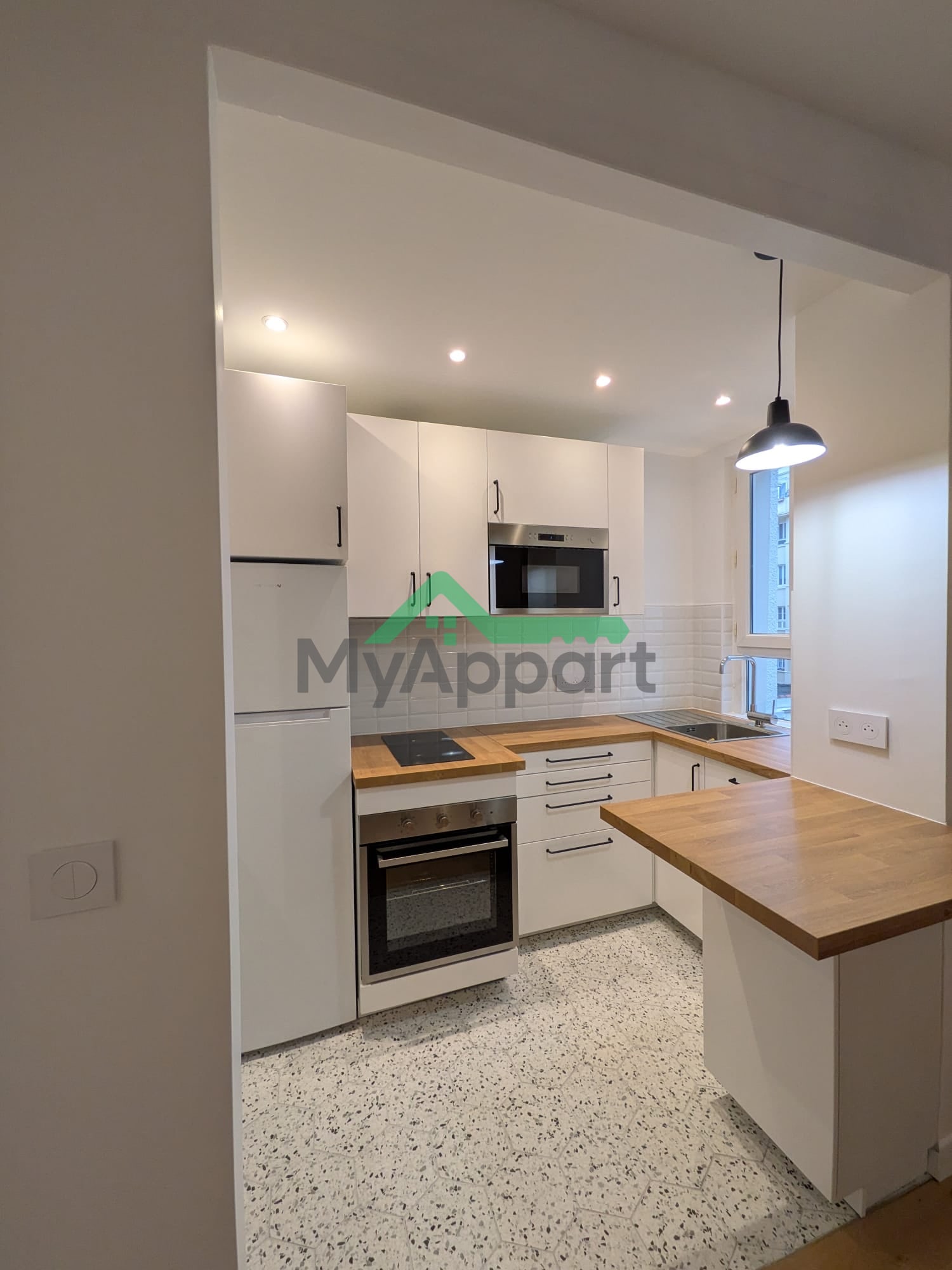 Boulogne-Billancourt - Appartement 2 pièces refait à neuf et meublé
