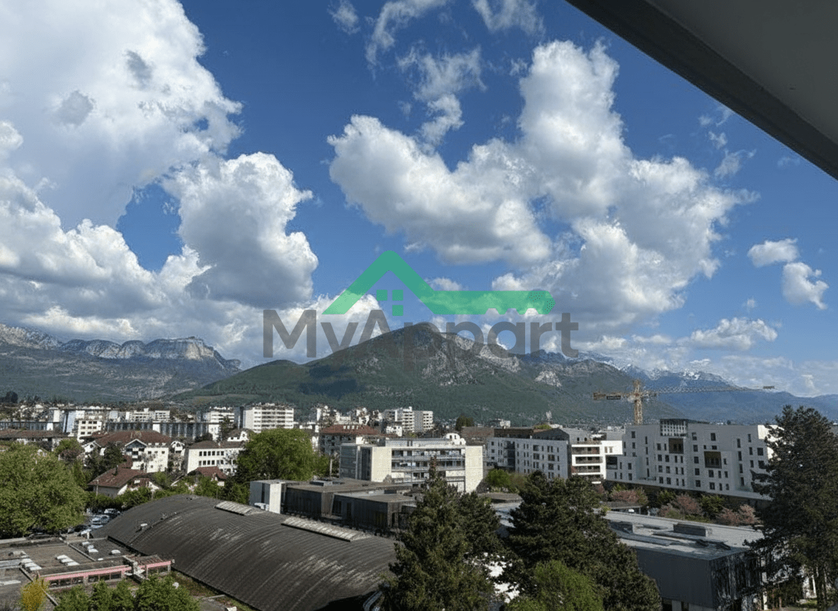 Appartement à louer 6ème et dernier étage belle vue 2 balcons parking — photo 1