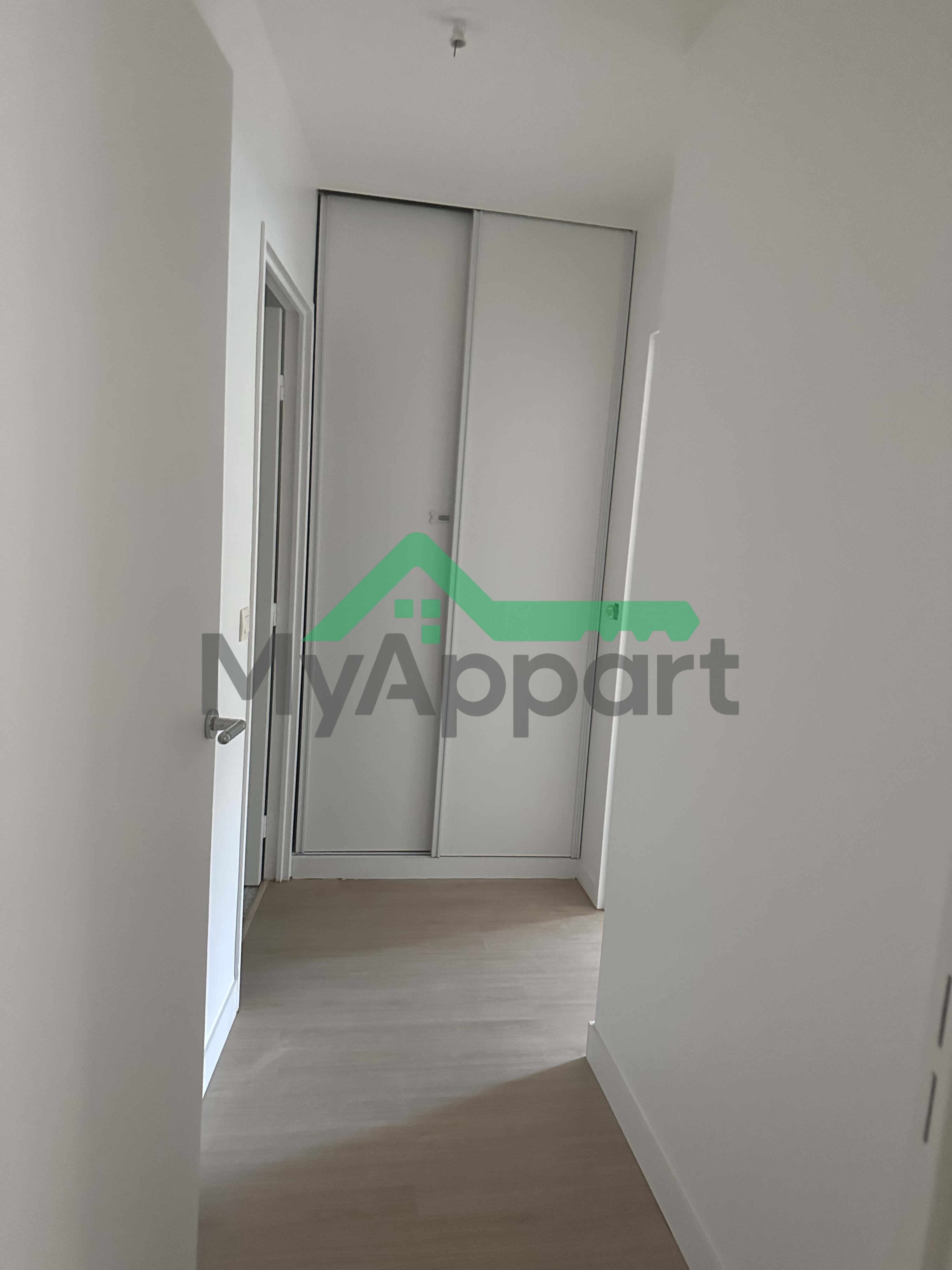 Loue appartement en cours d'ameublement Levallois 50m²