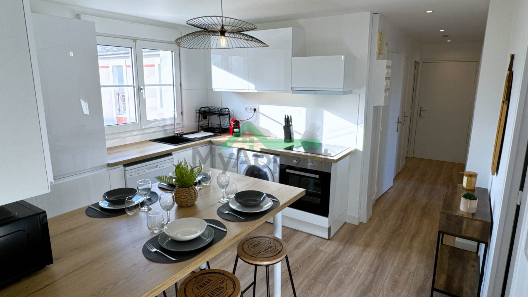 Chambre meublée 11m² – Rejoins une coloc de 3 déjà installée – Tram 2min – 450€ CC – Dispo immédiatement — photo 1