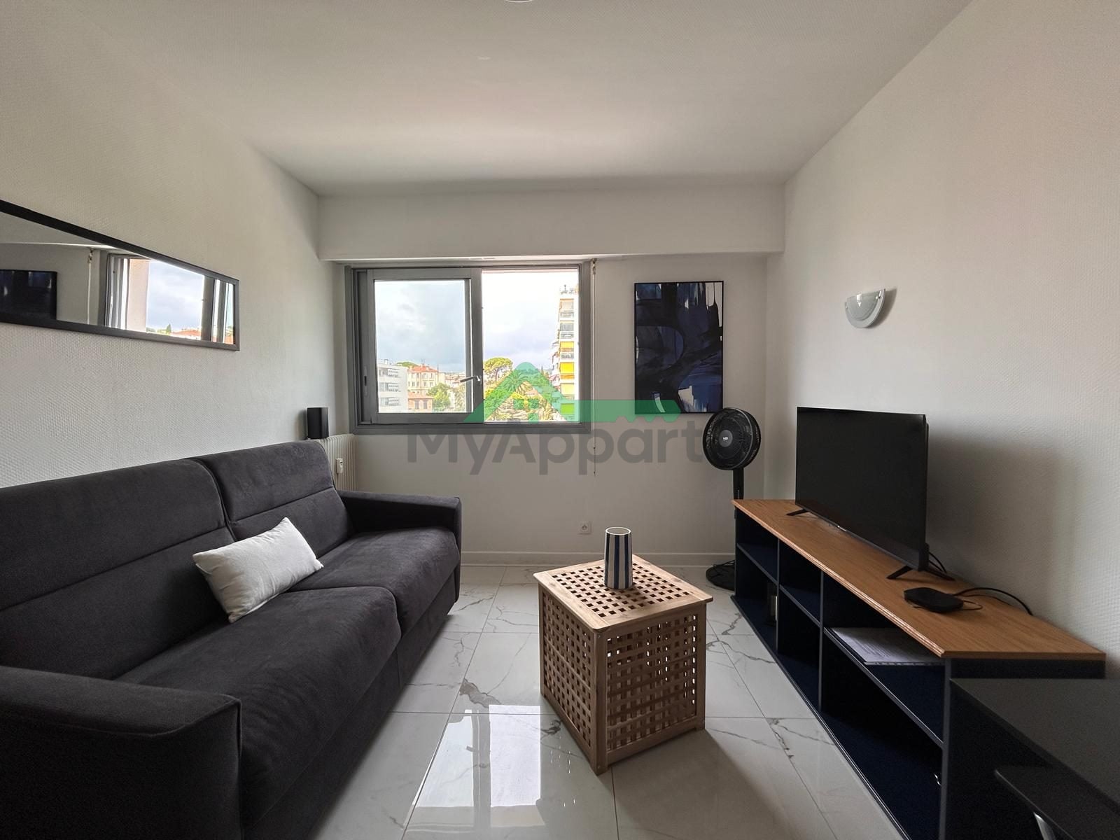 Studio meublé CANNES — photo 1