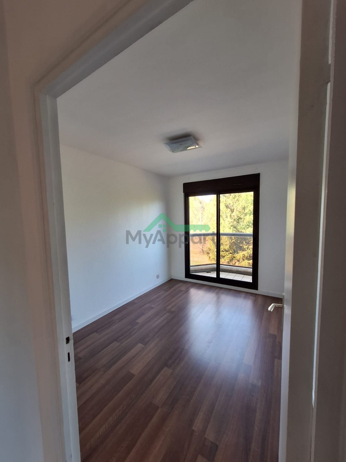 Appartement familial 110 m² face au parc du Vivier – Écully – 2 garages – 1 850 € TCC — photo 8