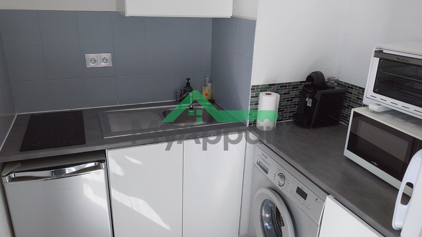 🏠 T1 meublé 23 m2– dernier étage- ascenseur-climatisé- résidence sécurisée avec piscine