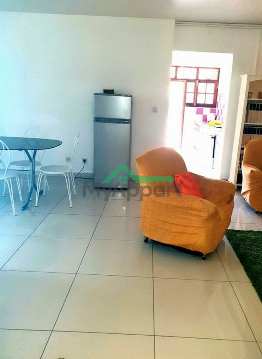 Location d'un F3 bas de villa