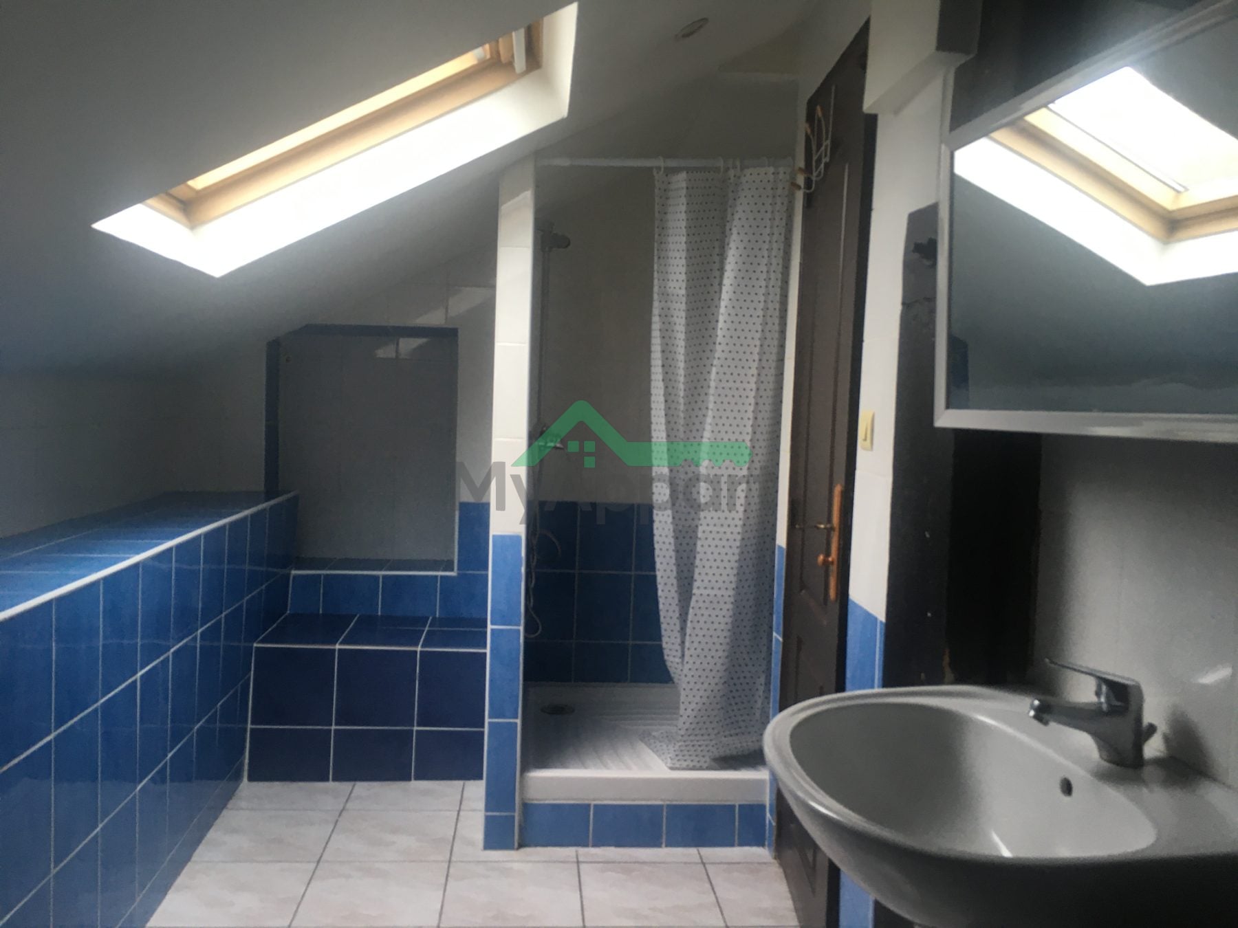 Joli T1 Meublé de 30 m², idéal pour étudiant ou professionnel. secteur Vénissieux Parilly. — photo 2