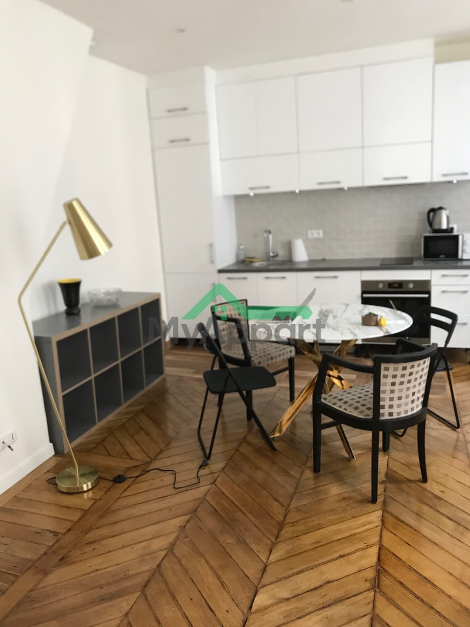 Studio récent et lumineux