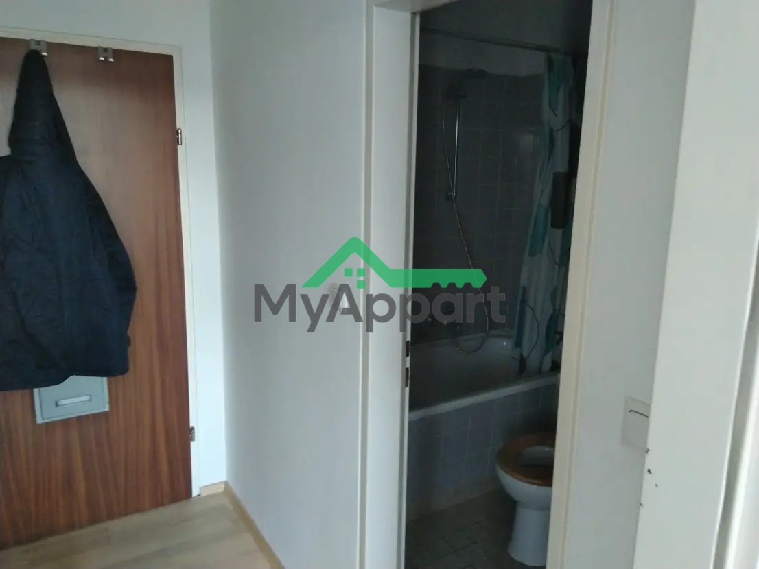 Studio lumineux avec balcon au dernier étage • 1 pièce • 35 m² – Paris 11e — photo 2
