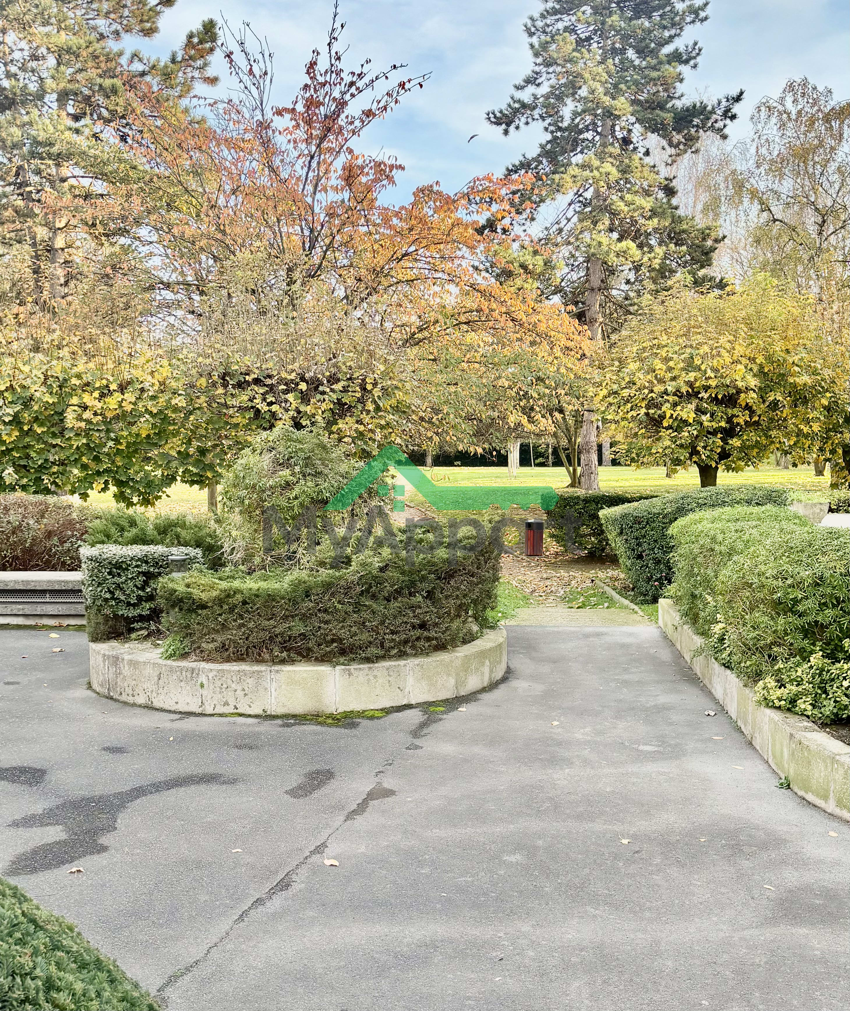 Miniature 10