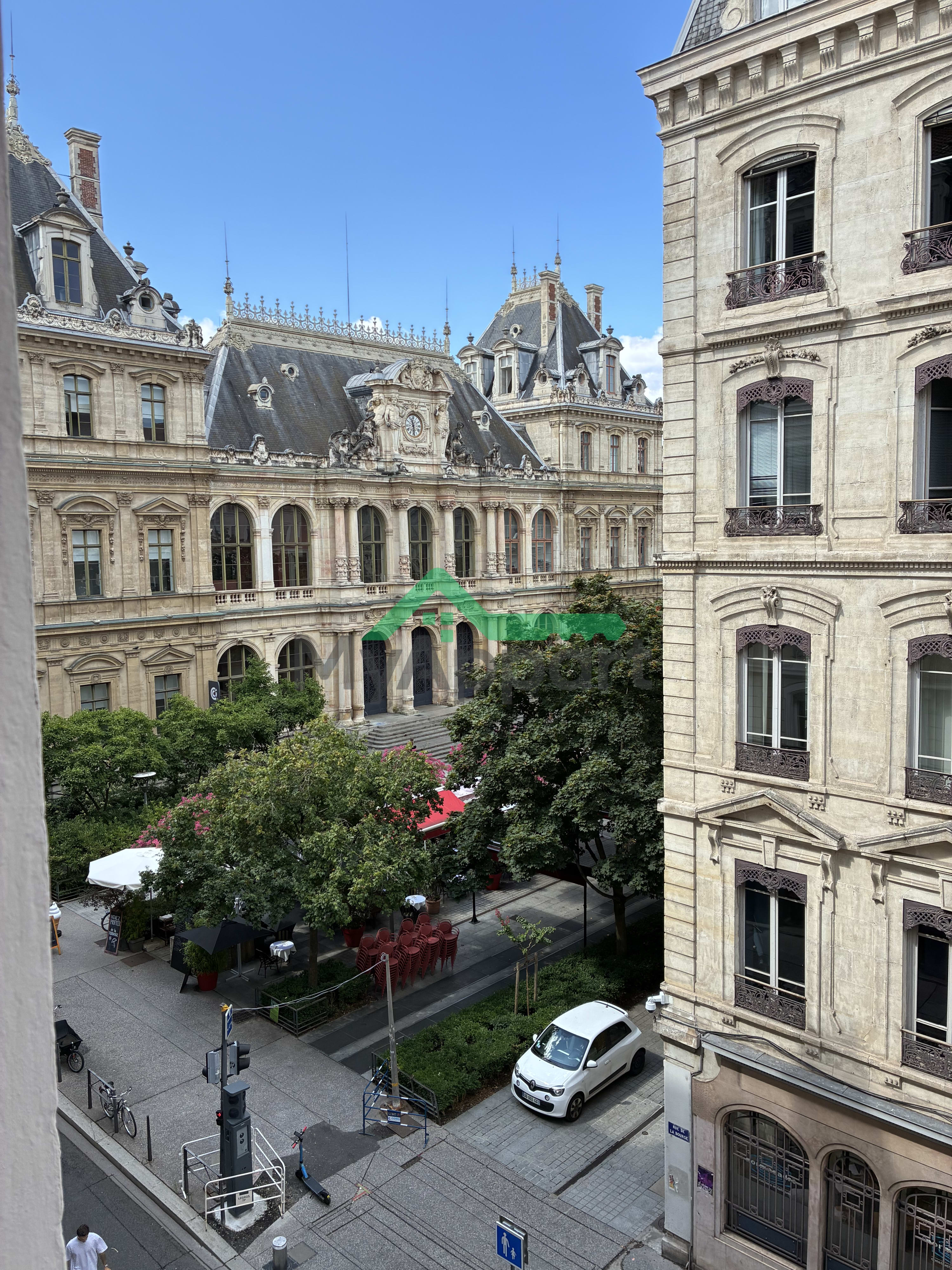 Colocation Haut de gamme - Chambre meublée à louer – Lyon 2 Cordeliers Immeuble Bourgeois situé  rue de la Bourse