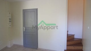 Location T1 en Duplex Saint Laurent de Mure — photo 2