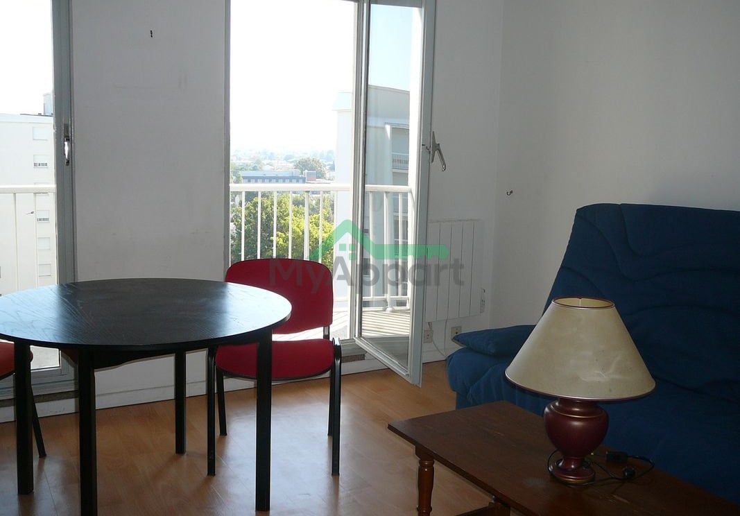 Location studio meublé Merignac — photo 1