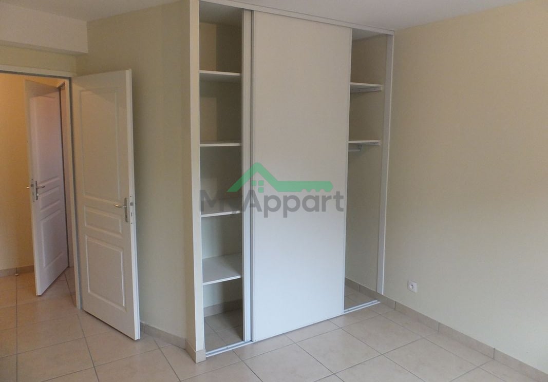 T2 50m Balcon Chauffage Sol Parking priv — photo 3