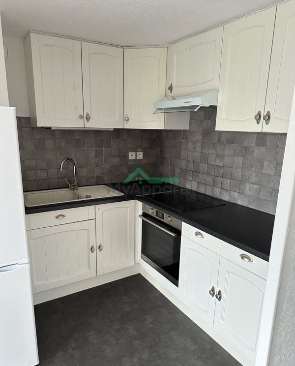 ? T2 52m² avec balcon + garage – Secteur Les Arboras – au calme — photo 3
