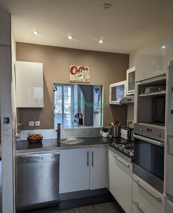 Loue T3 haussmannien 80m2 Lyon 7 — photo 3
