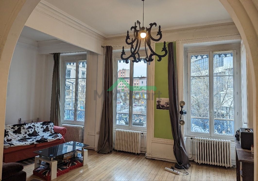 Loue T3 haussmannien 80m2 Lyon 7 — photo 1