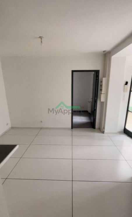 F2 rue René à 10min de la Doua — photo 3