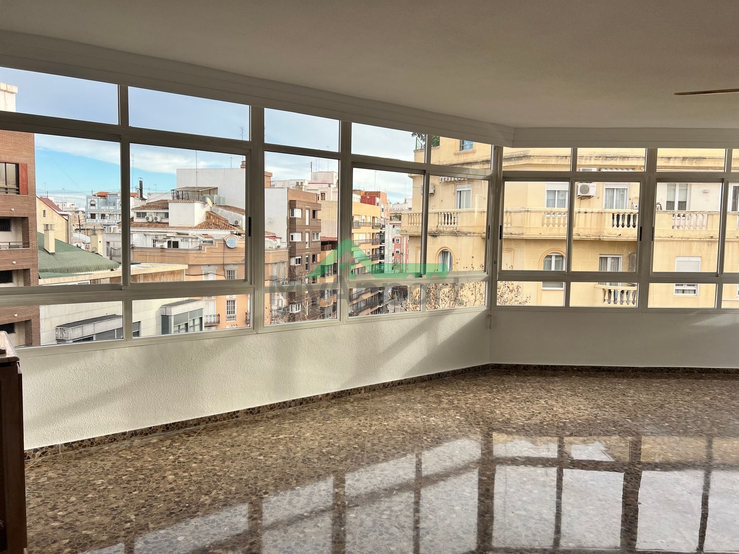 Piso 3 habitaciones parking cocina equipada — foto 1