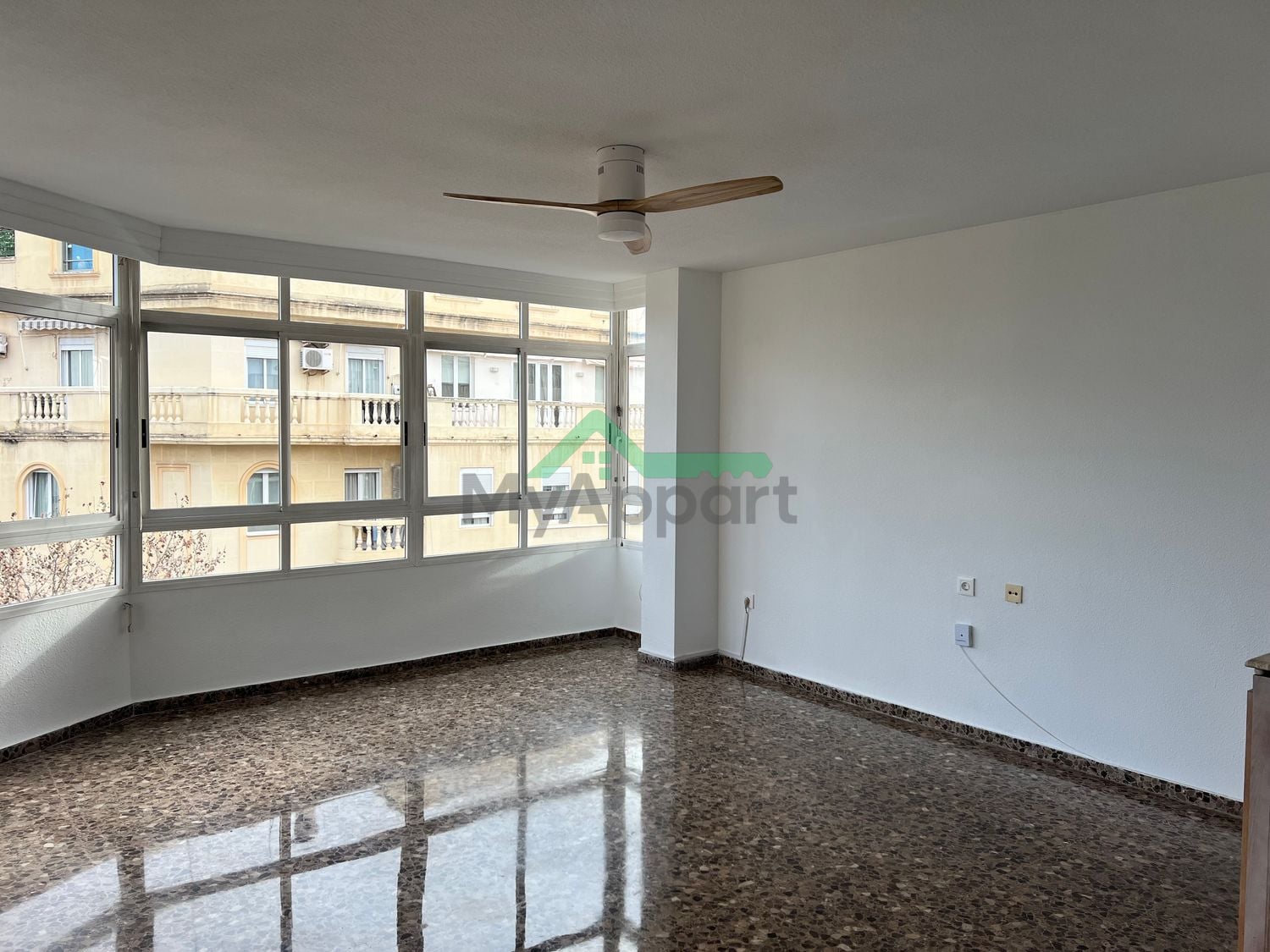 Piso 3 habitaciones parking cocina equipada — foto 4