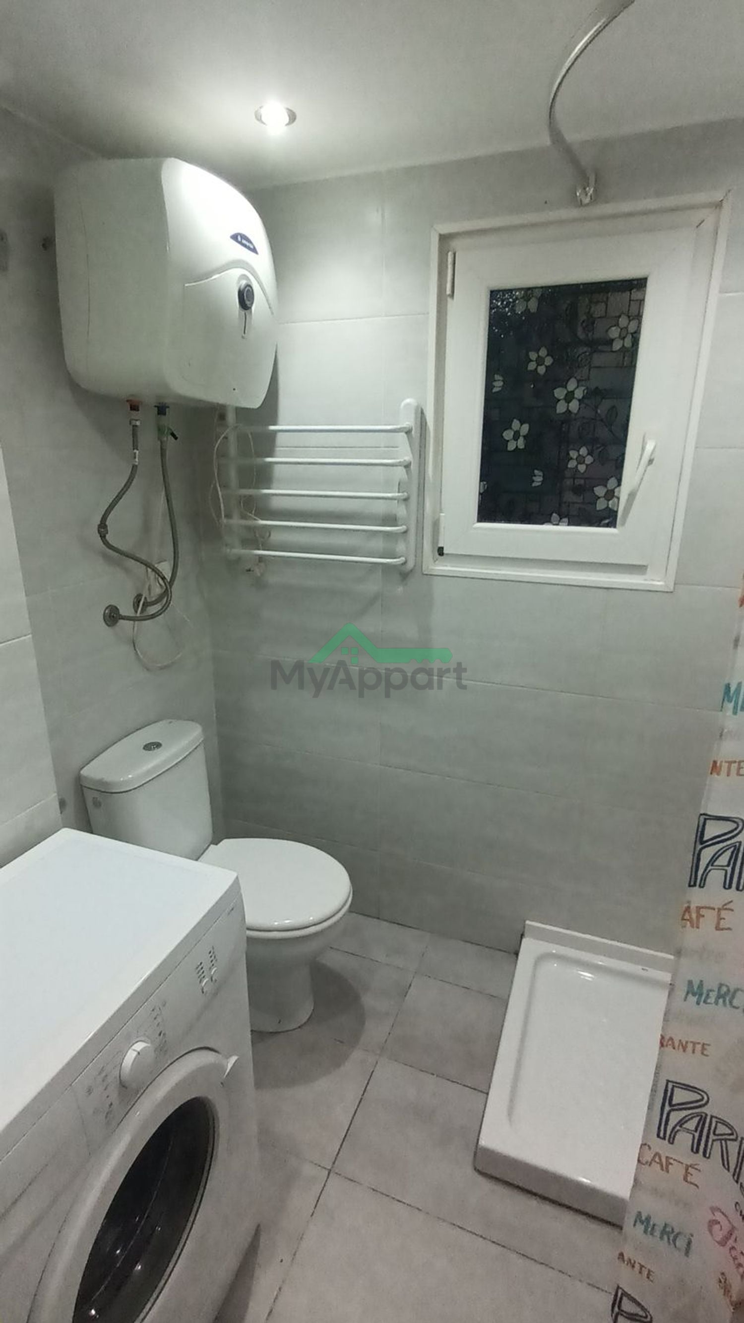 Estudio reformado luminoso y amueblado — foto 4