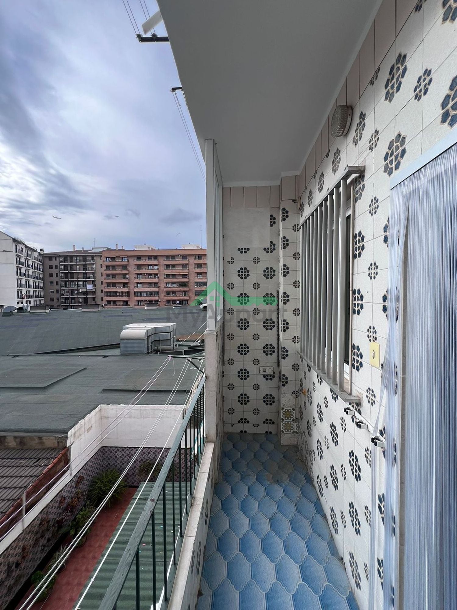 Piso luminoso con balcón y 5 habitaciones — foto 10