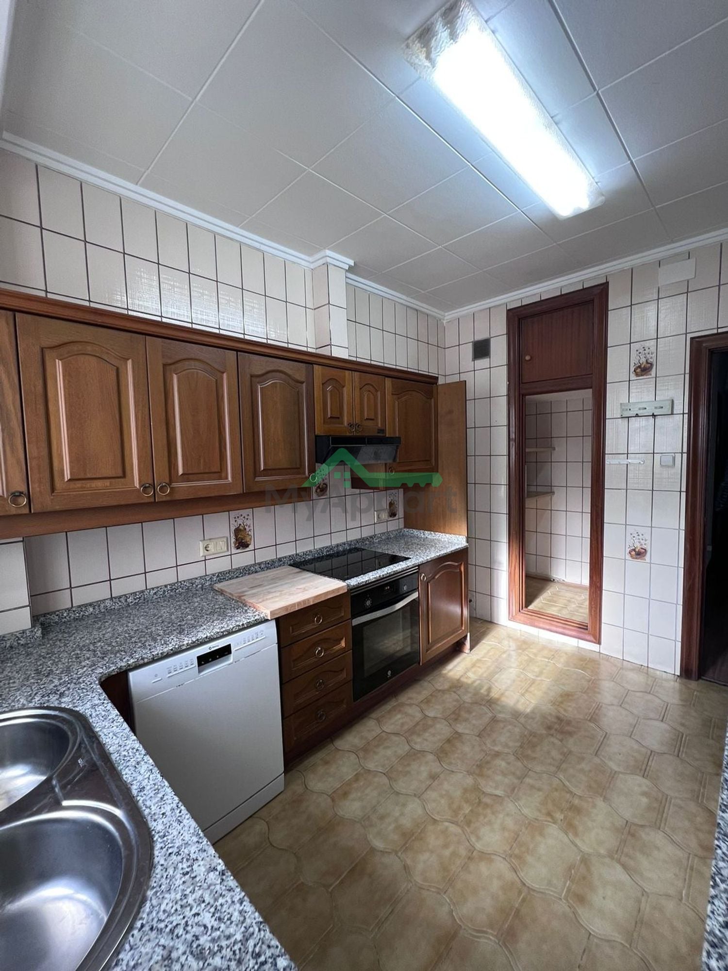 Piso luminoso con balcón y 5 habitaciones — foto 7