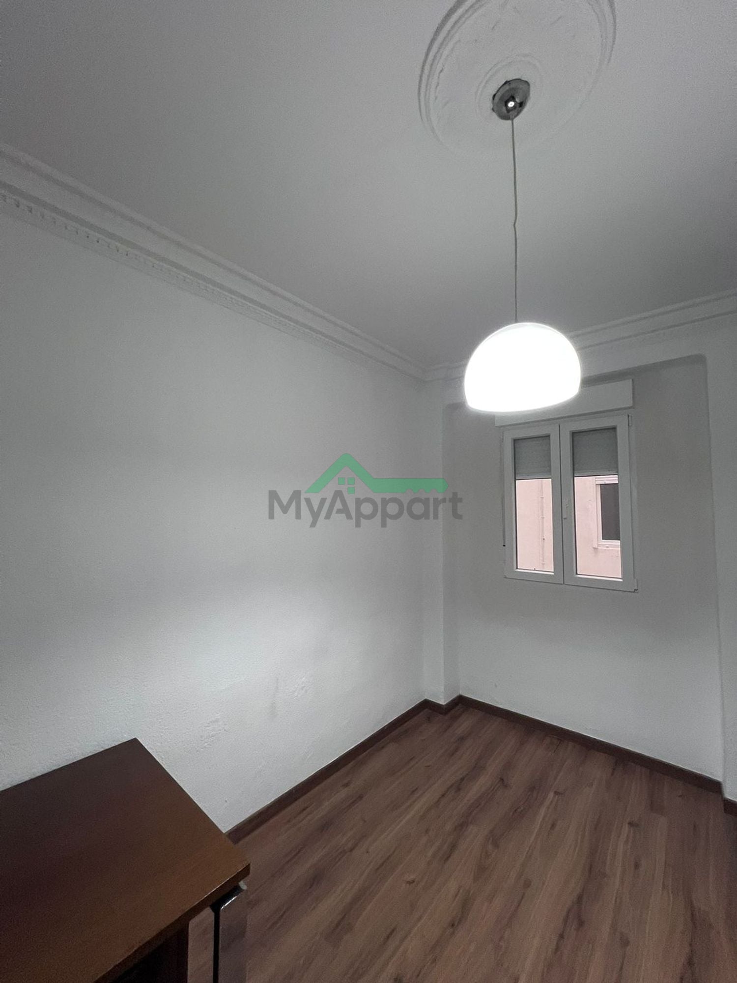Piso luminoso con balcón y 5 habitaciones — foto 11