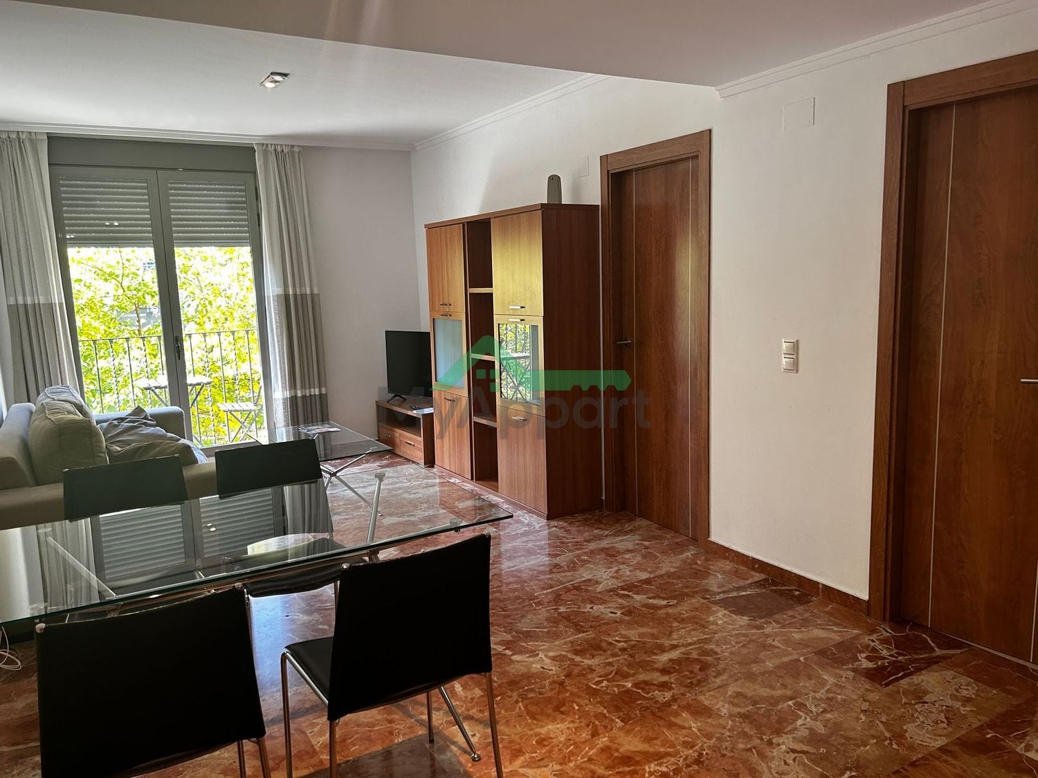 Piso meublé balcón aire acondicionado — foto 2