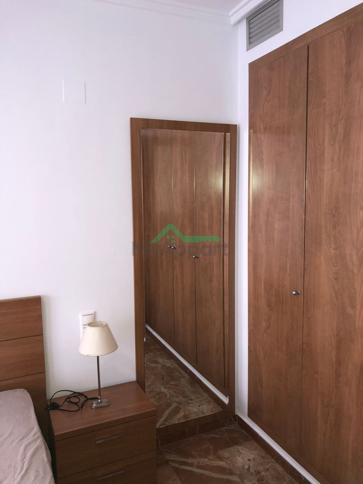 Piso meublé balcón aire acondicionado — foto 6