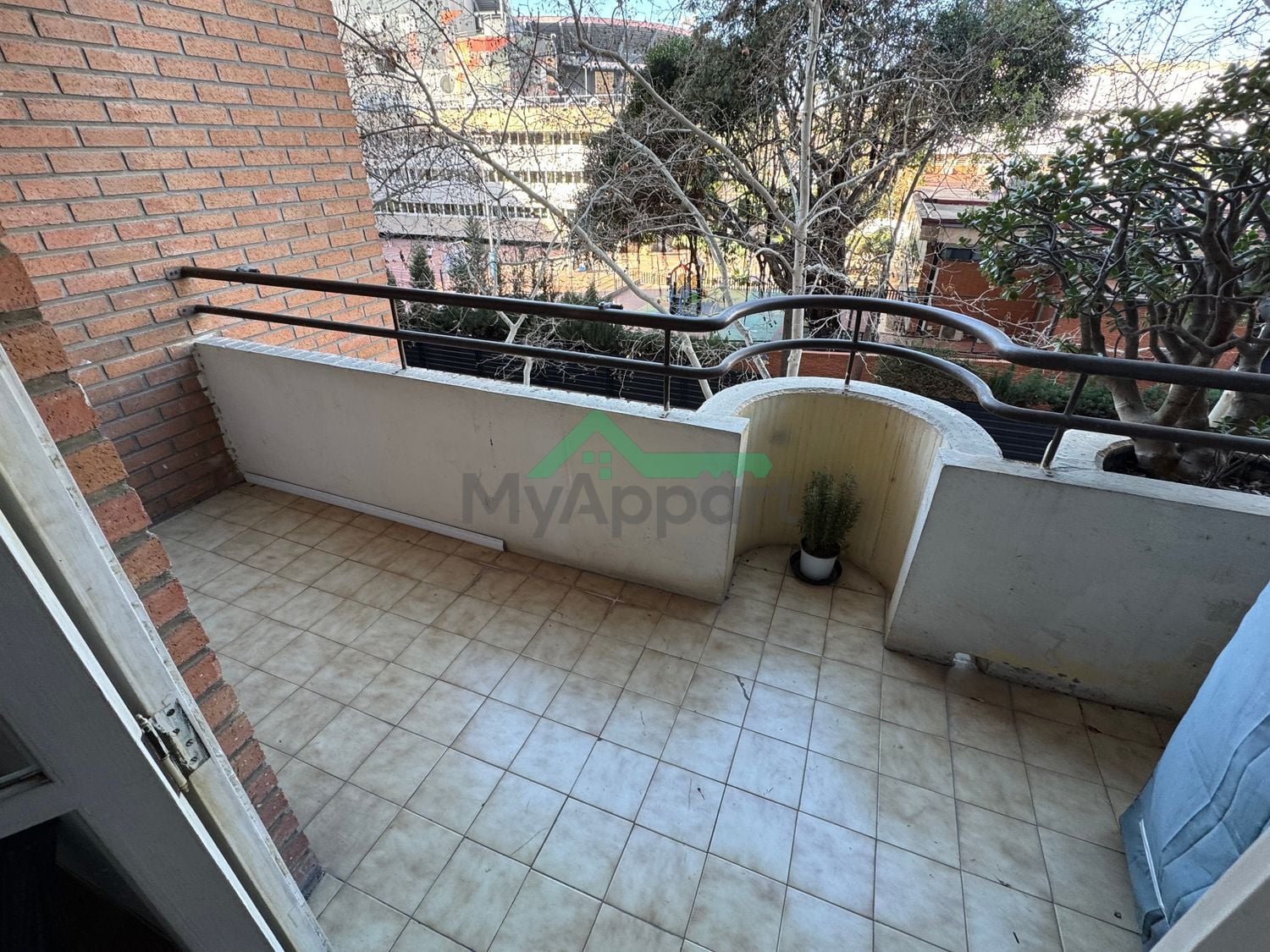 Piso luminoso con balcón y vistas — foto 4