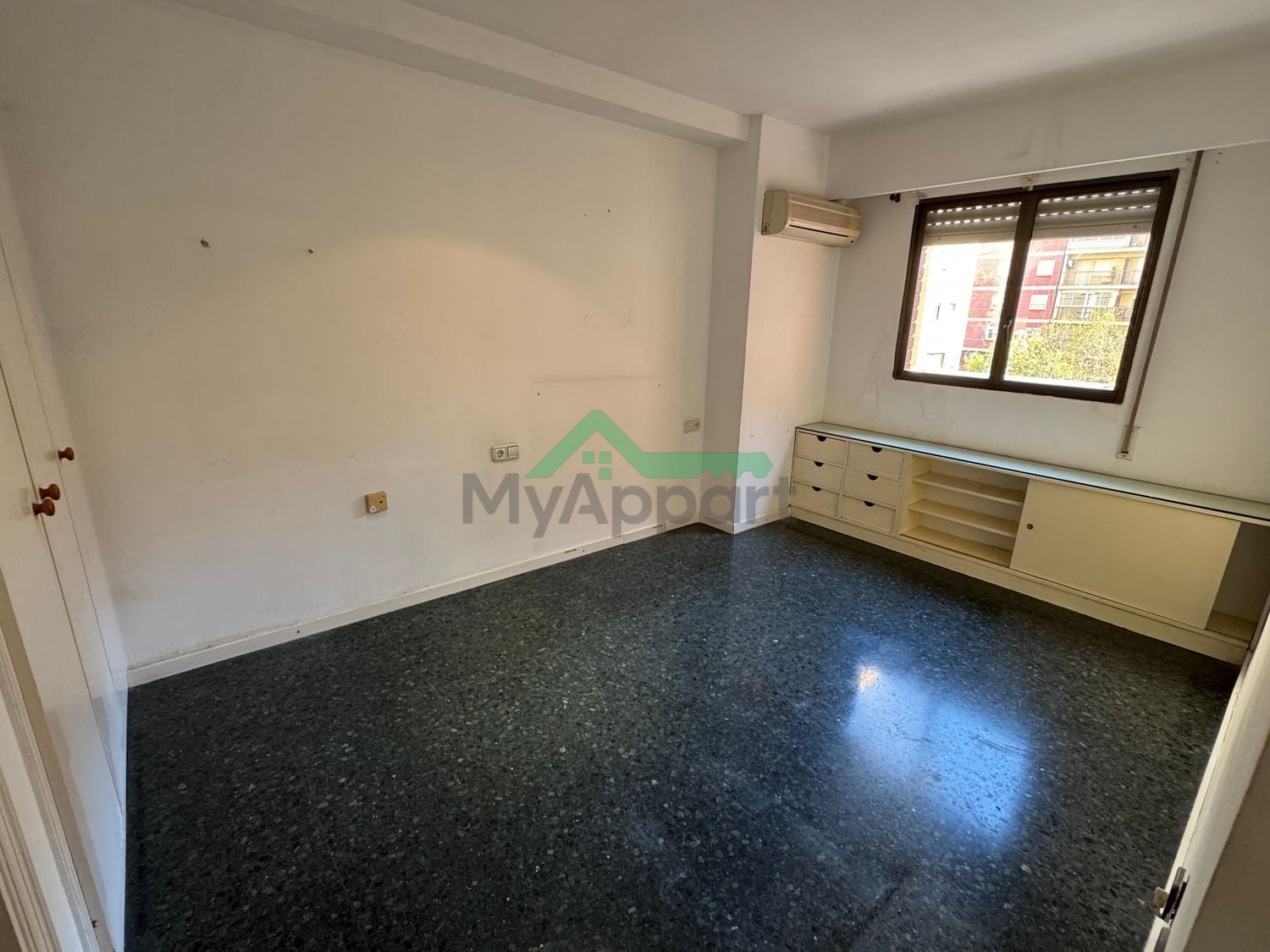 Piso luminoso con balcón y vistas — foto 5