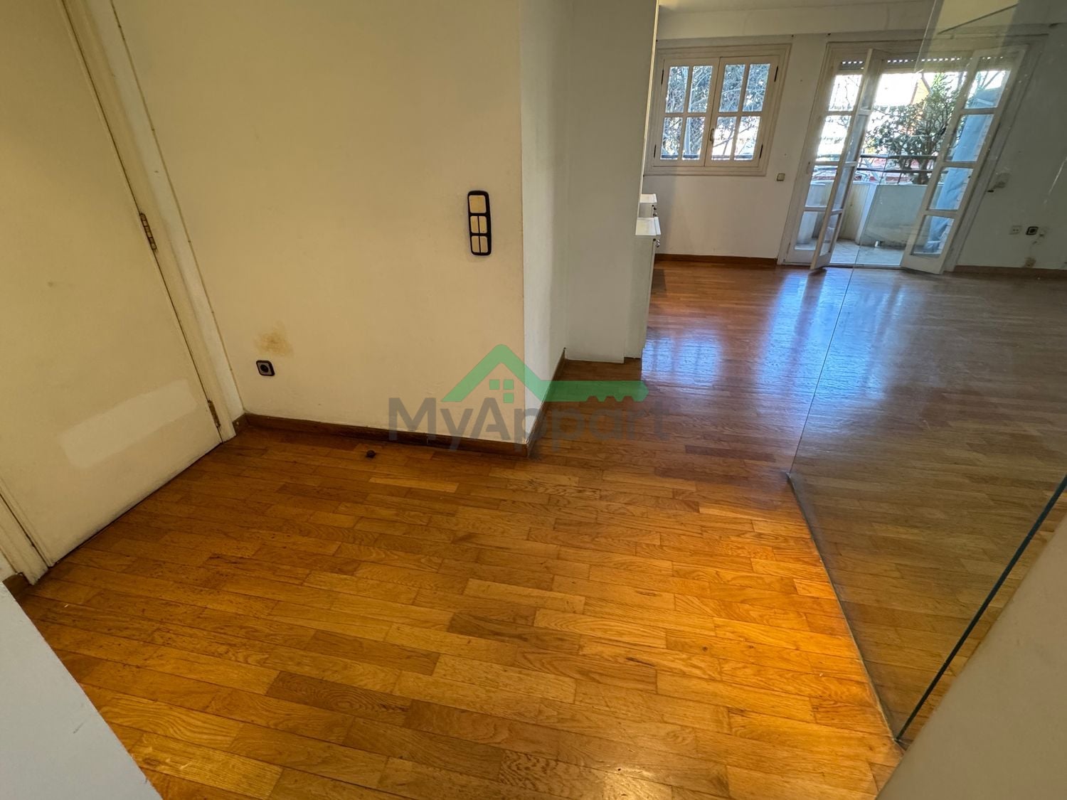 Piso luminoso con balcón y vistas — foto 2