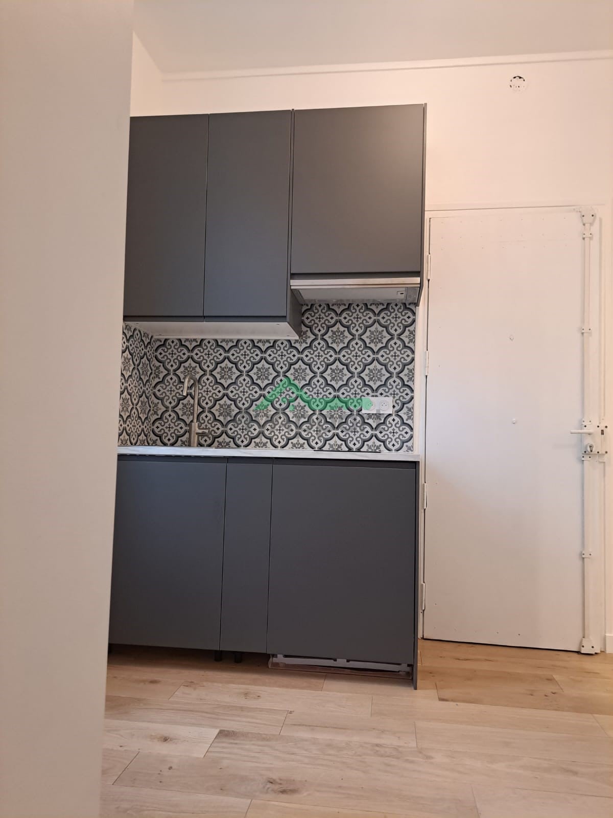 Appartement 2 pièces rénové cuisine équipée — photo 2