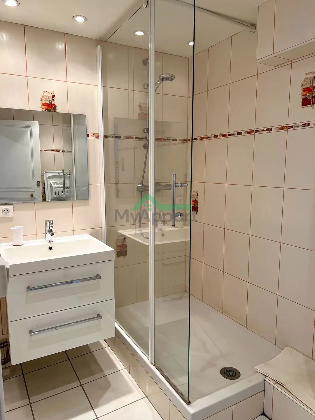 Appartement meublé rénové lumineux — photo 5