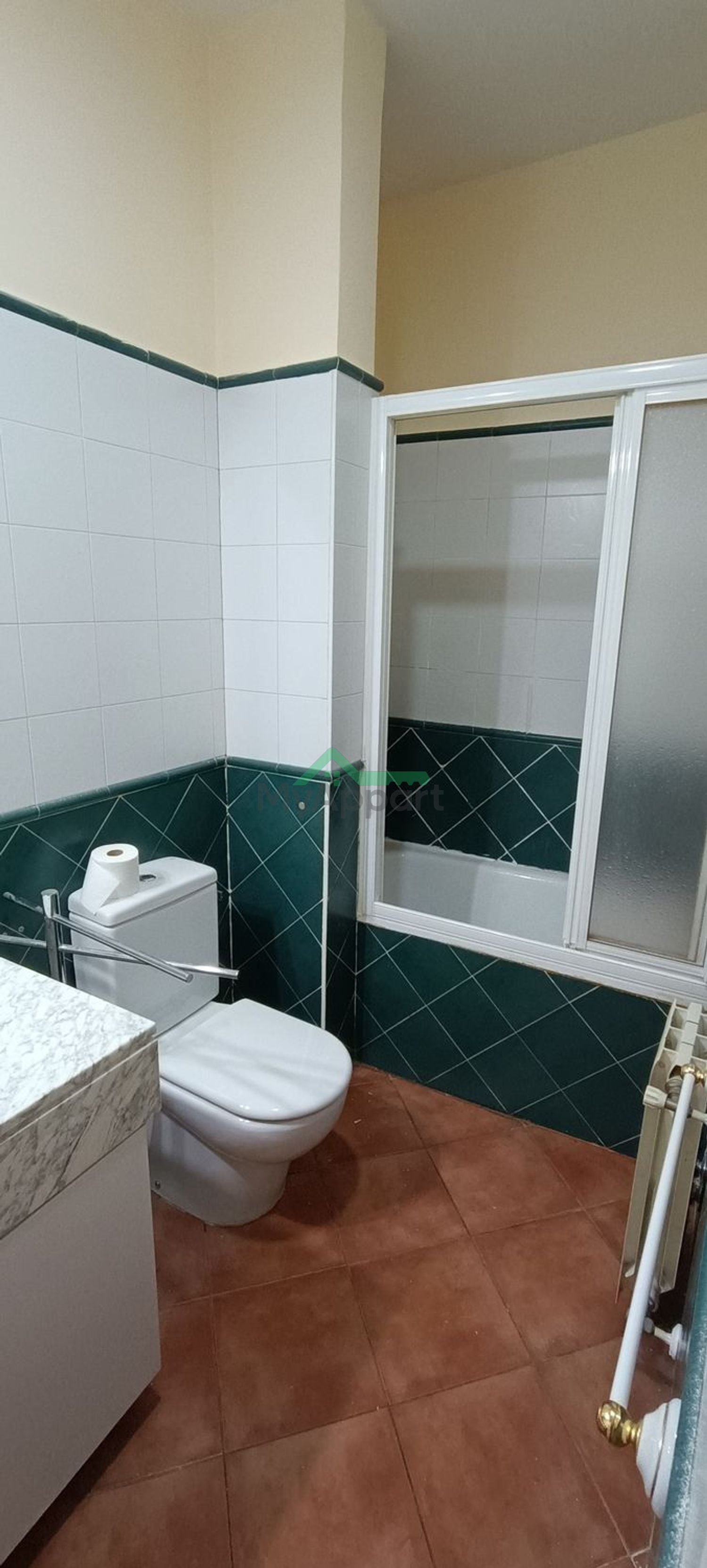 Piso reformado con cocina equipada — foto 6