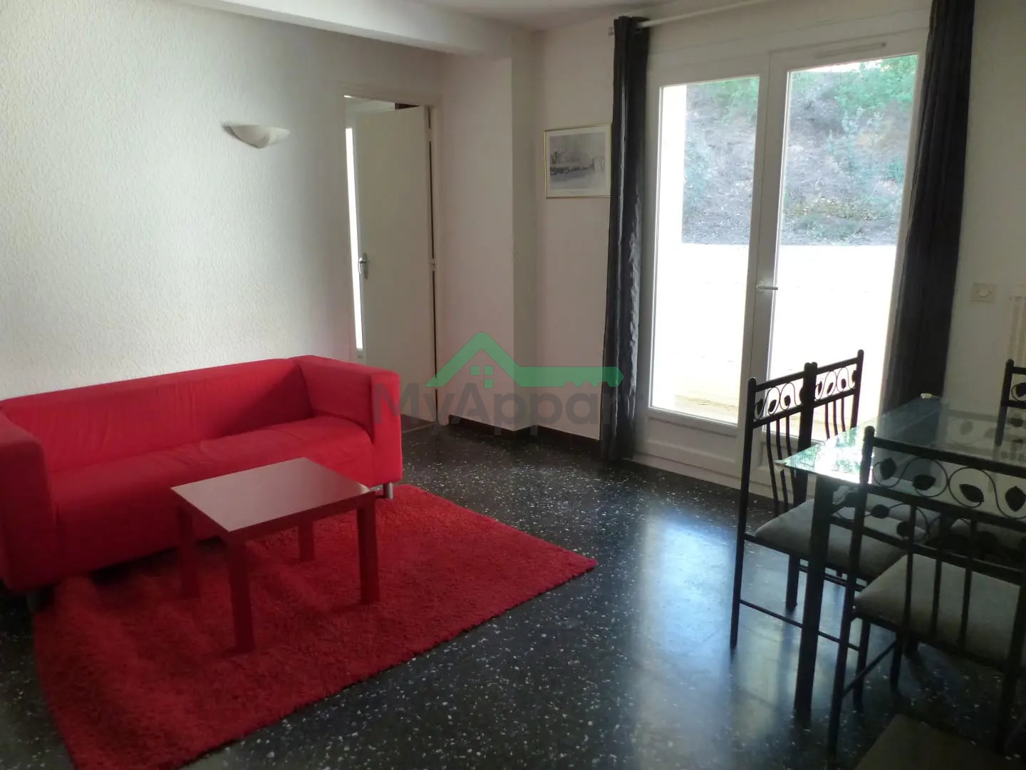 Appartement meublé rénové parking privé — photo 2