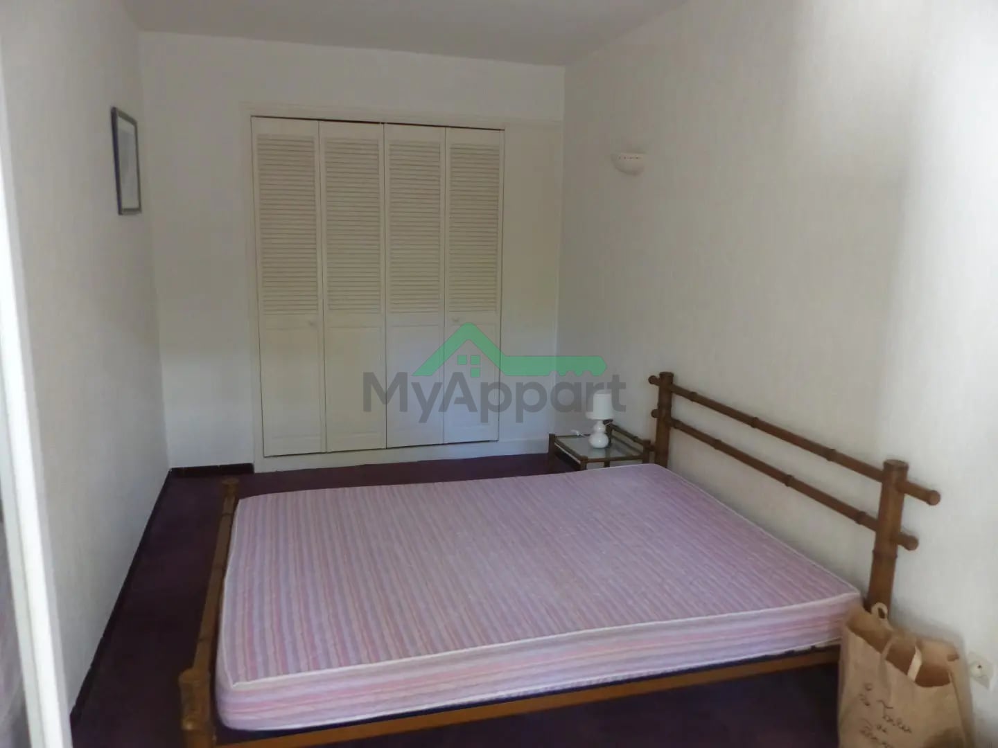 Appartement meublé rénové parking privé — photo 3