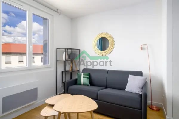 Superbe studio refait à neuf au 3 ème étage avec ascenseur. — photo 3