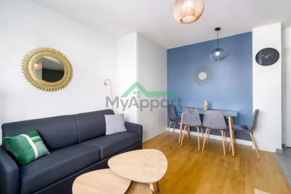 Superbe studio refait à neuf au 3 ème étage avec ascenseur. — photo 4