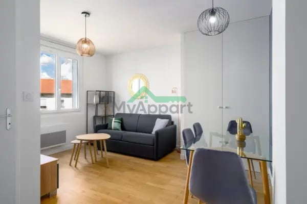 Superbe studio refait à neuf au 3 ème étage avec ascenseur. — photo 2