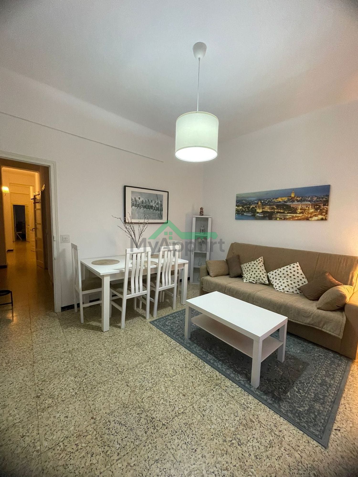 Piso amueblado luminoso en Sevilla — foto 1