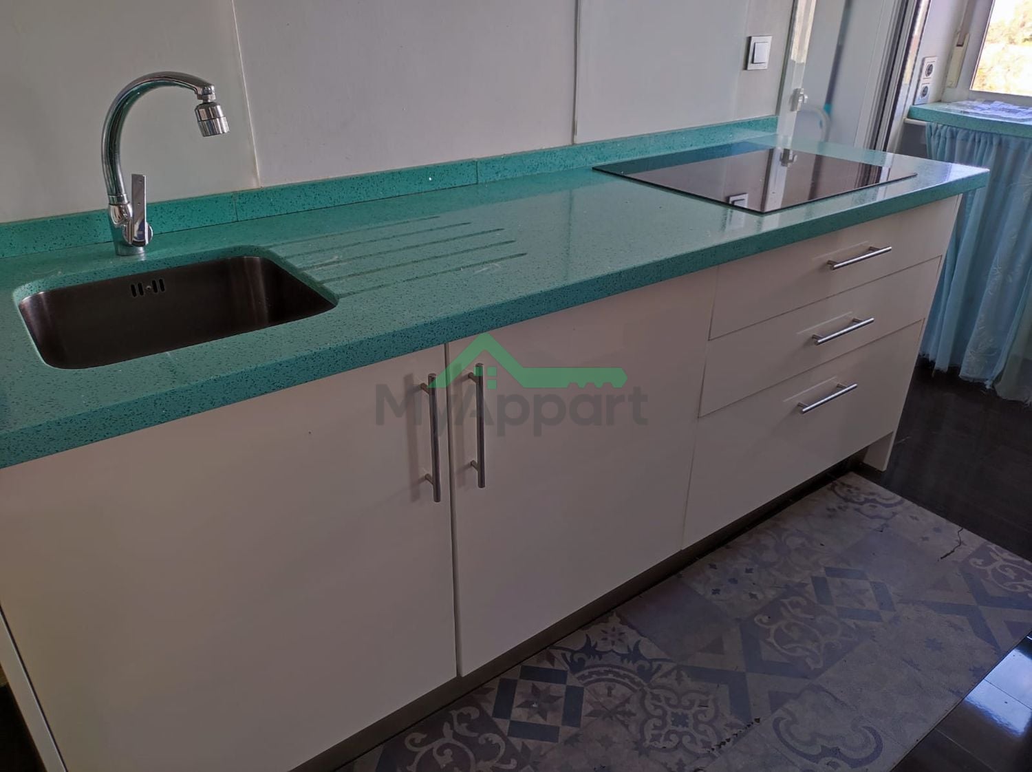 Piso luminoso cocina equipada aire acondicionado — foto 8