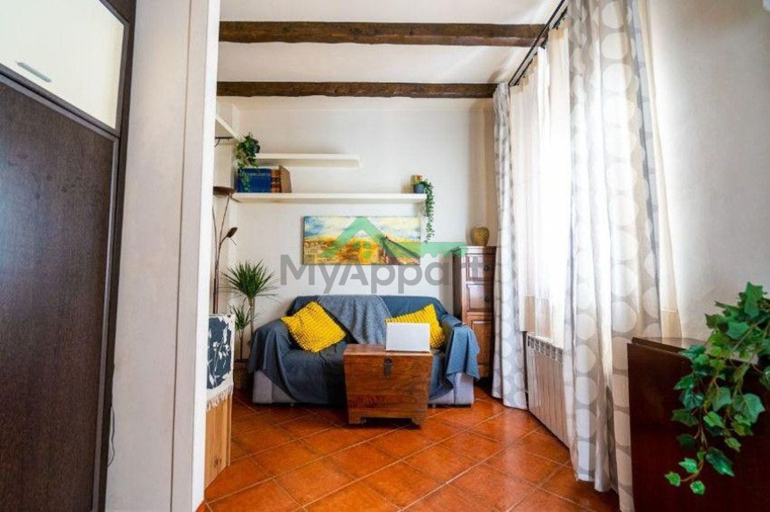 Estudio luminoso reformado y amueblado — foto 1