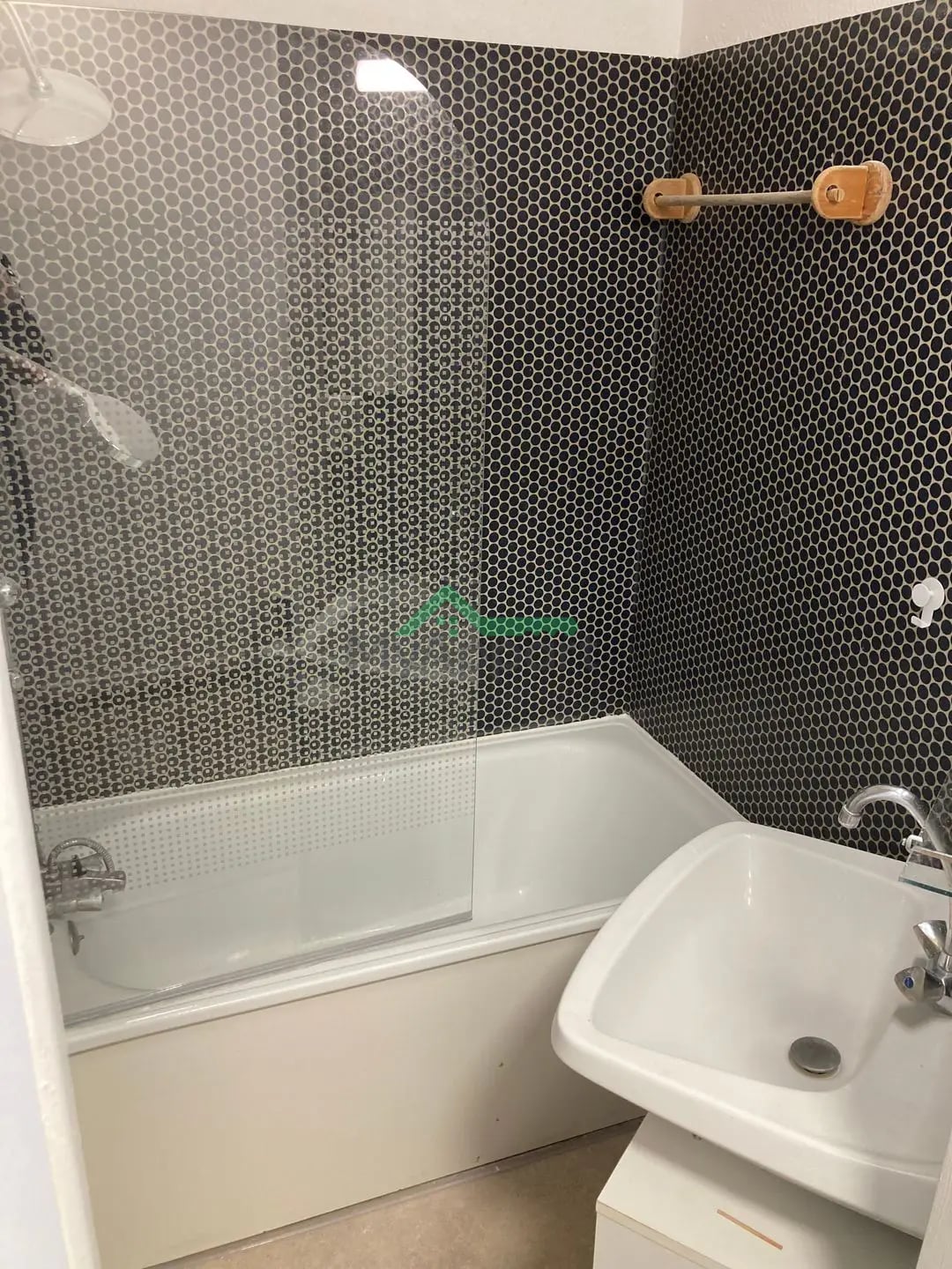 Studio meublé cuisine équipée proche métro — photo 3