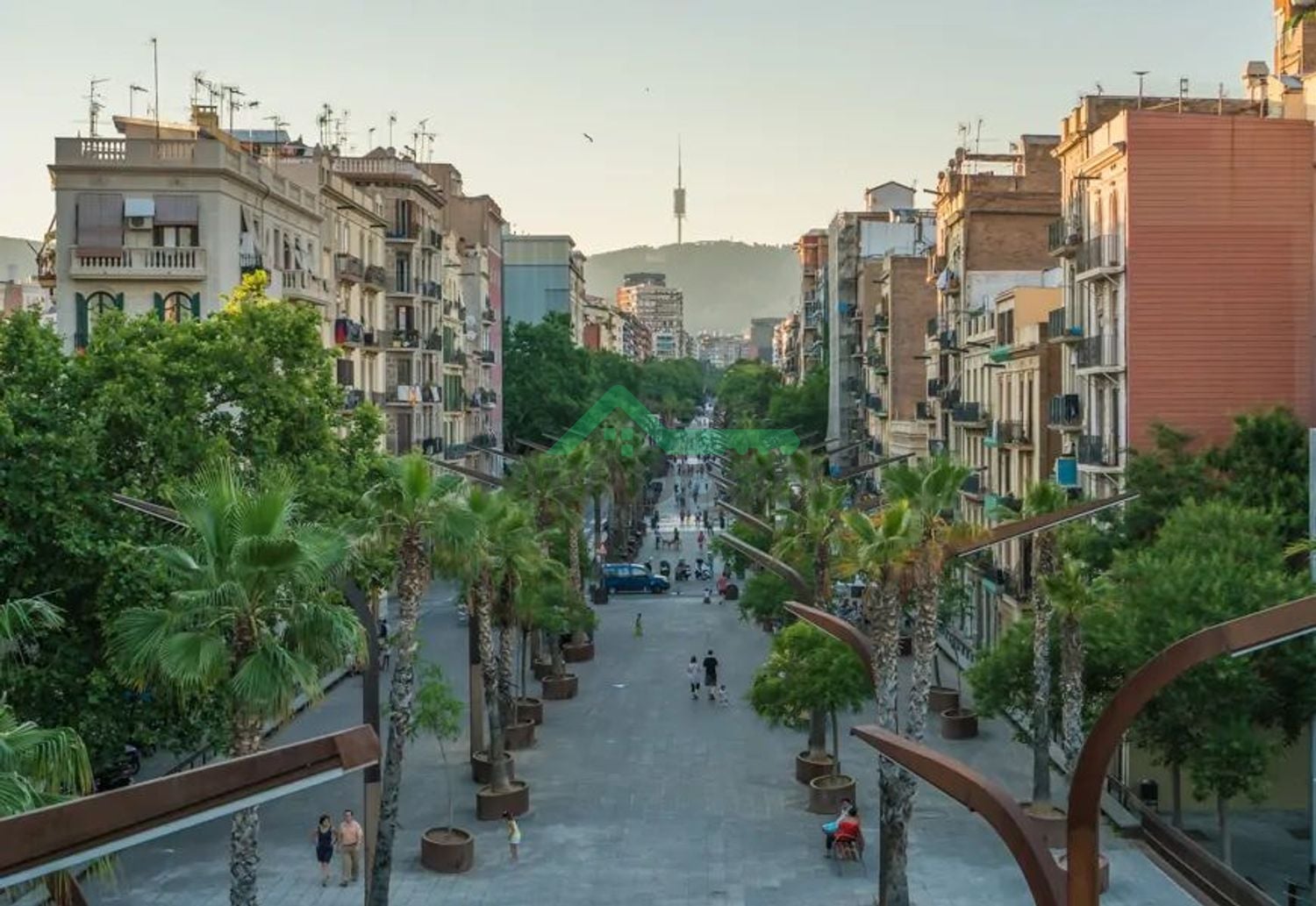 Piso amueblado luminoso cerca Sants — foto 1