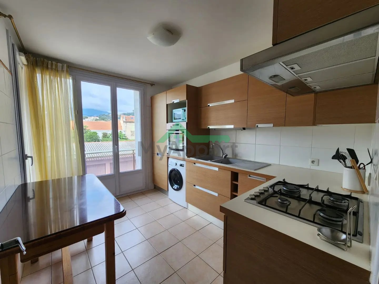 Appartement meublé balcon parking Toulon — photo 2
