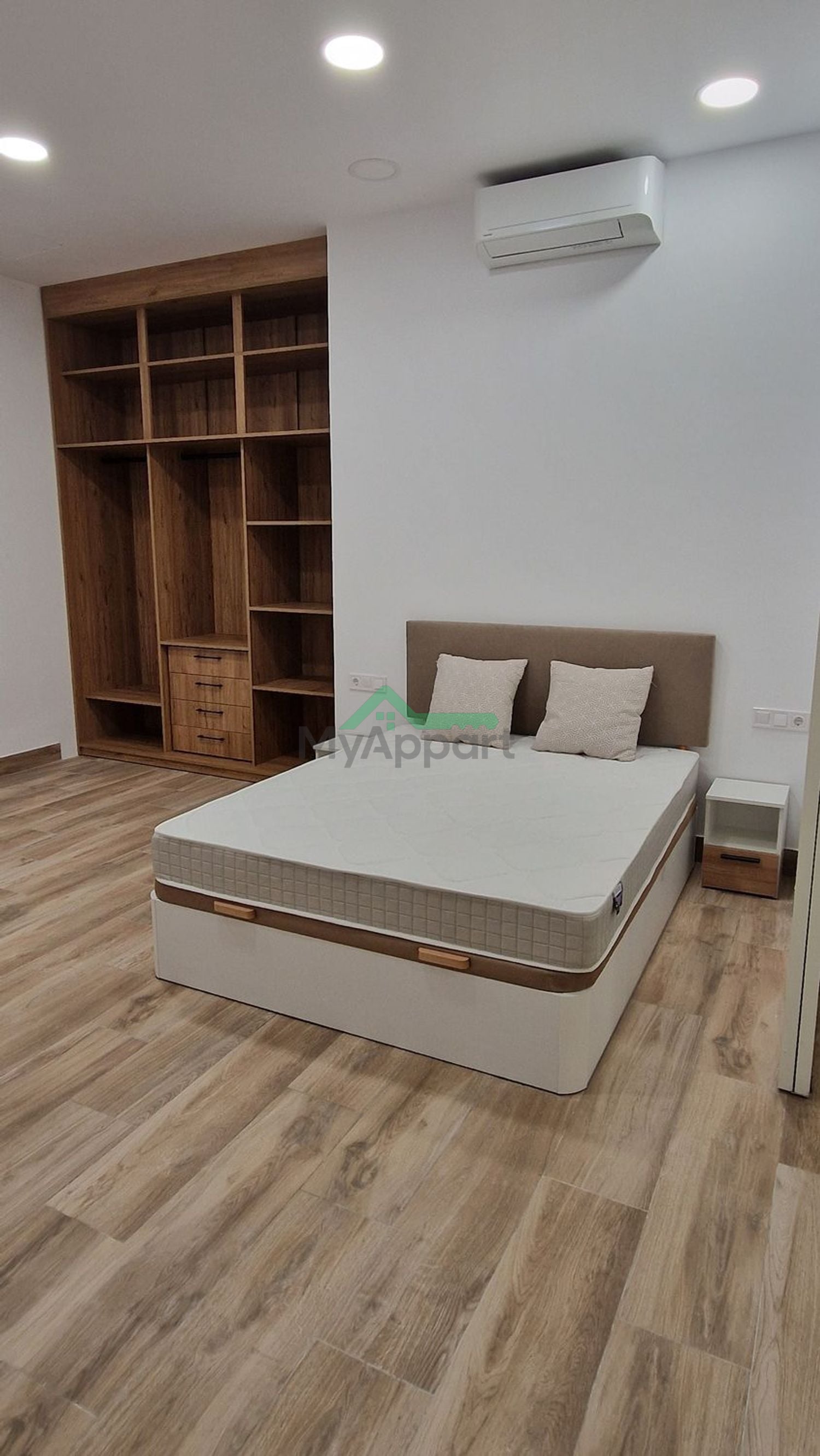 Estudio luminoso a estrenar cocina equipada — foto 10
